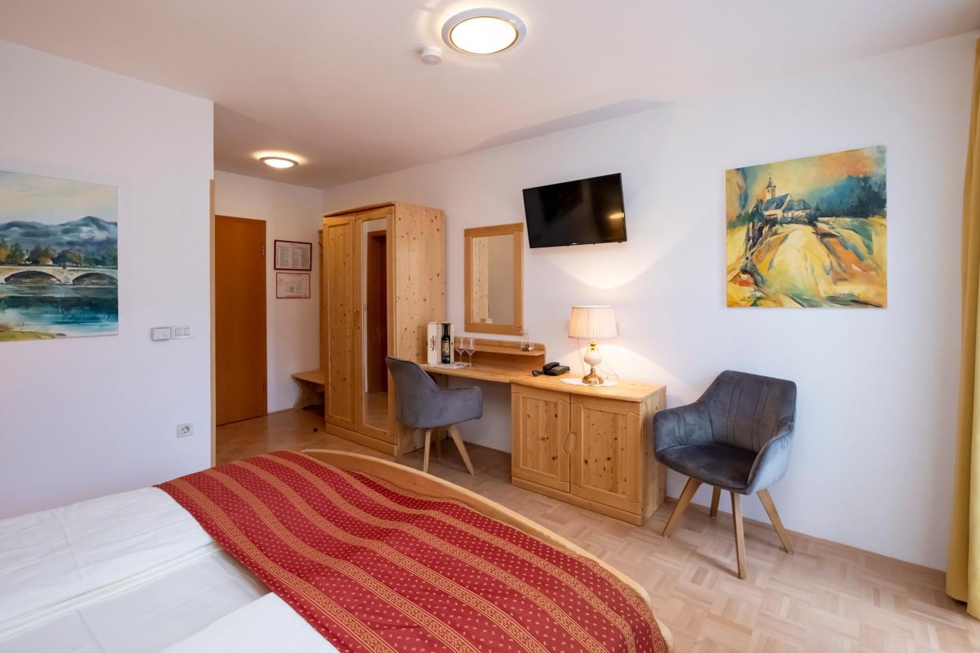 Art Hotel Kristal Бохинь Экстерьер фото