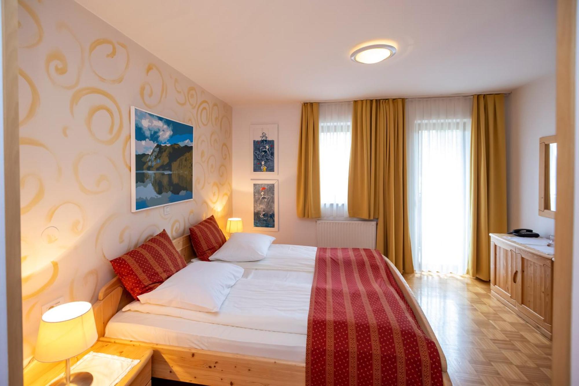 Art Hotel Kristal Бохинь Экстерьер фото