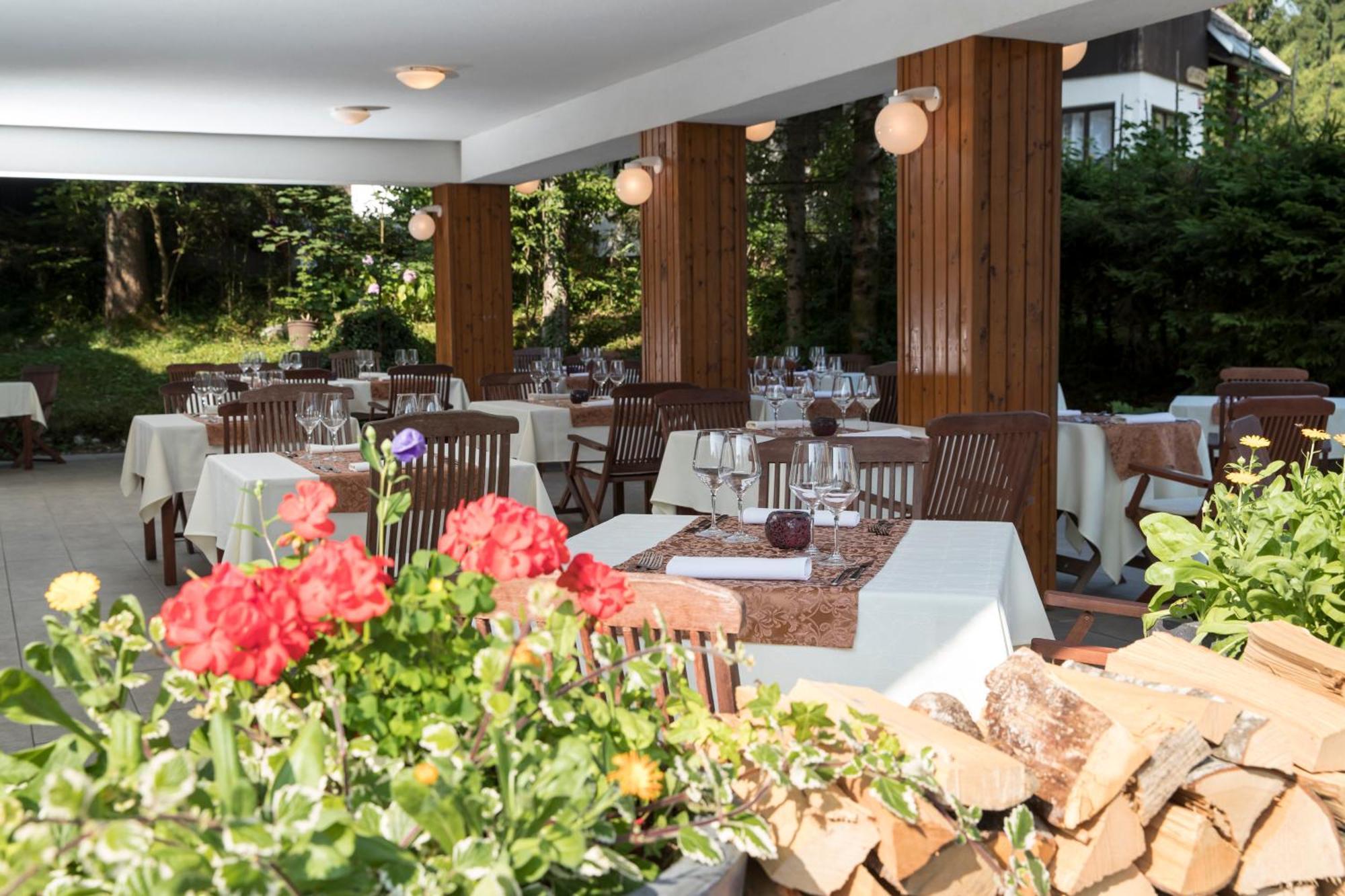 Art Hotel Kristal Бохинь Экстерьер фото